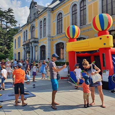 Mini circus pour enfants et ateliers pour vos festivités en Hautes Pyrénées (65), Gers (32), Landes (40) et Pyrénées-Atlantiques (64)